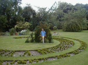 Floral Sundial at Eastpm Lodge